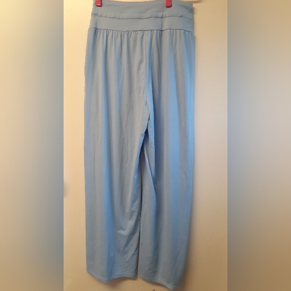 NWT - Pale blue wide-leg Halara pants - size small regular. - Picture 5 of 6